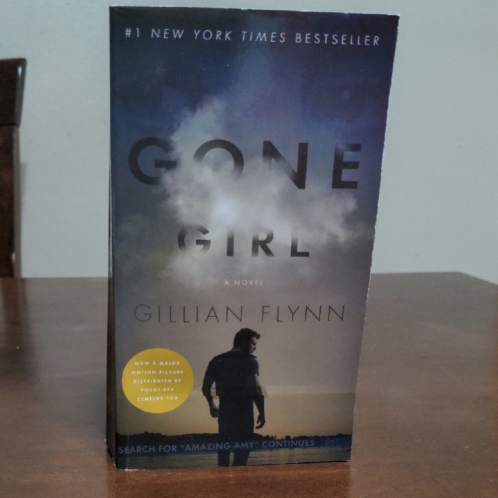 's 'Gone Girl' - Black and Gray Cover